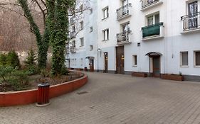 Metro Szwedzka Beautiful Apartment Praga By Renters